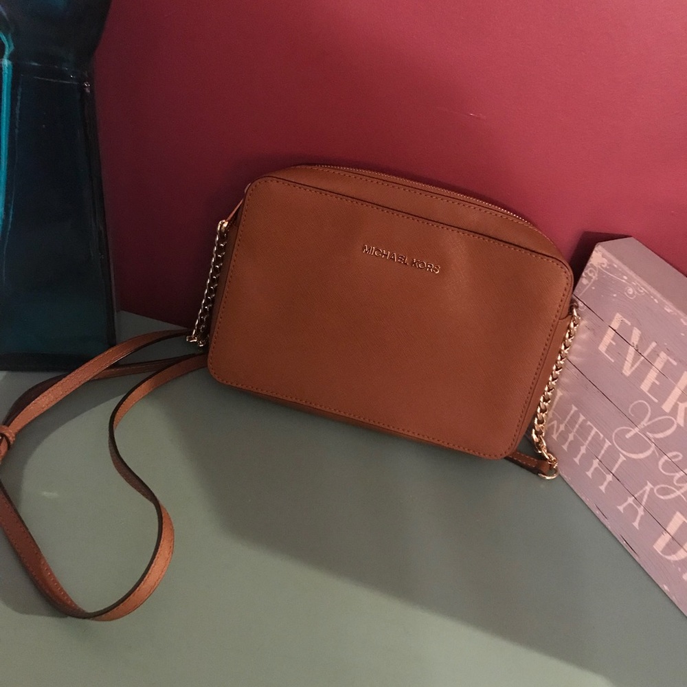 Michael kors crossbody bag